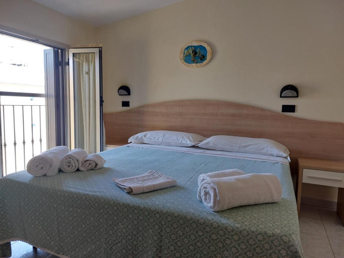 Hotel Villa Aurora Bellaria-Igea Marina Esterno foto