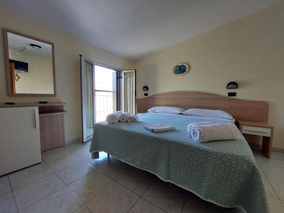 Hotel Villa Aurora Bellaria-Igea Marina Esterno foto