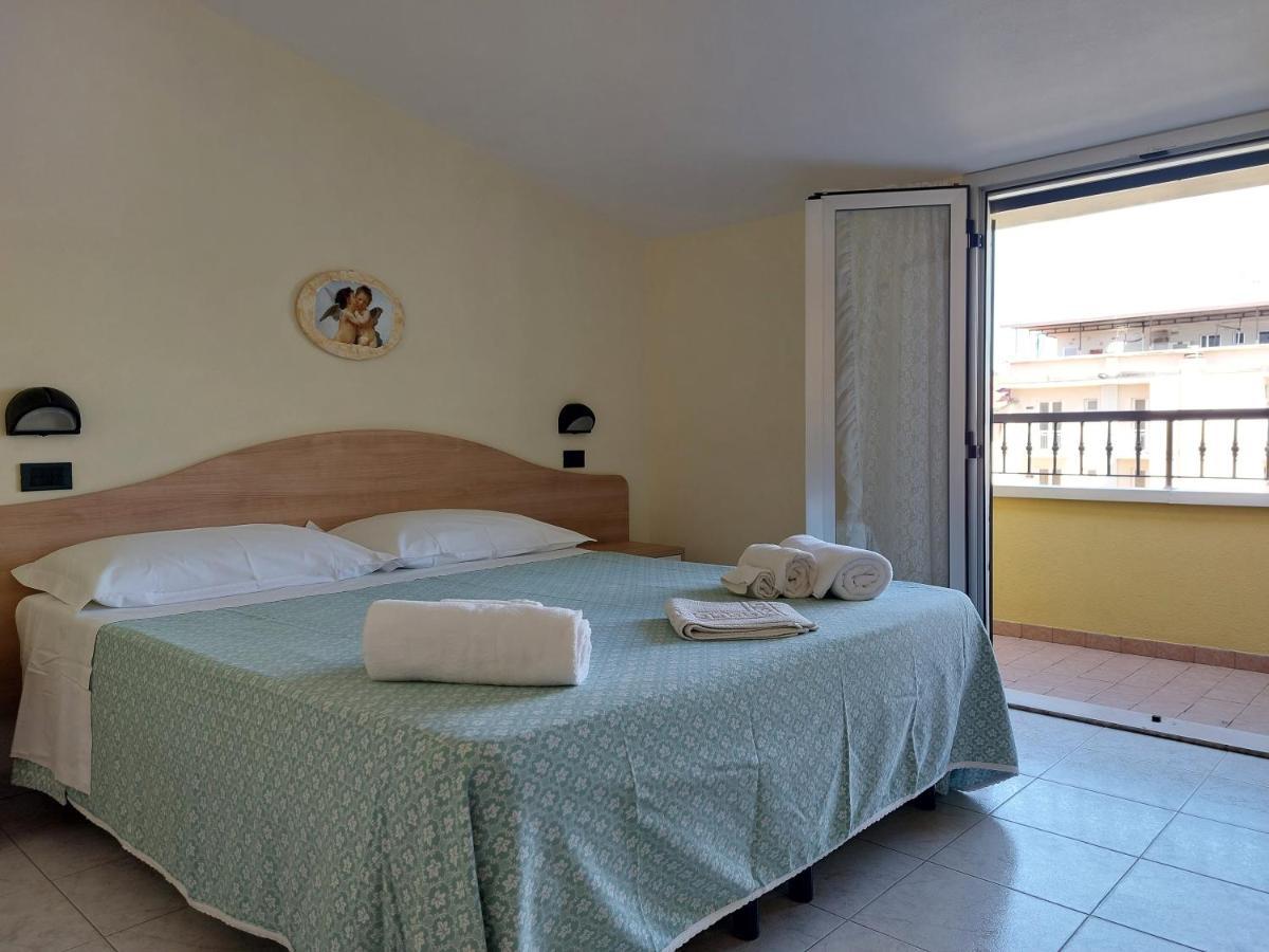 Hotel Villa Aurora Bellaria-Igea Marina Esterno foto