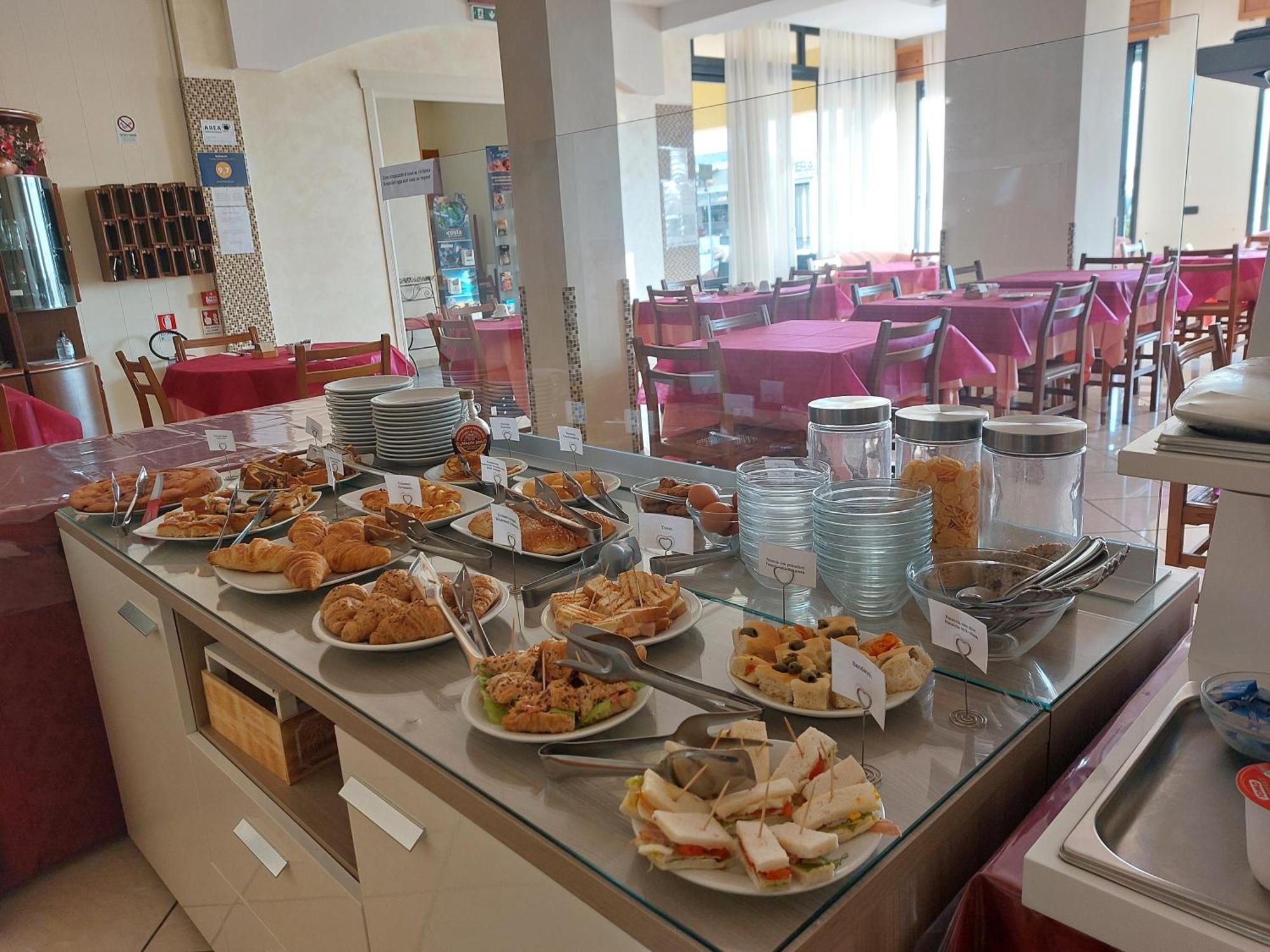 Hotel Villa Aurora Bellaria-Igea Marina Esterno foto