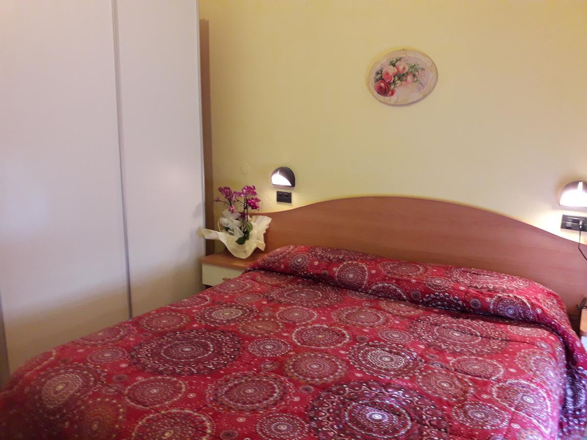 Hotel Villa Aurora Bellaria-Igea Marina Esterno foto