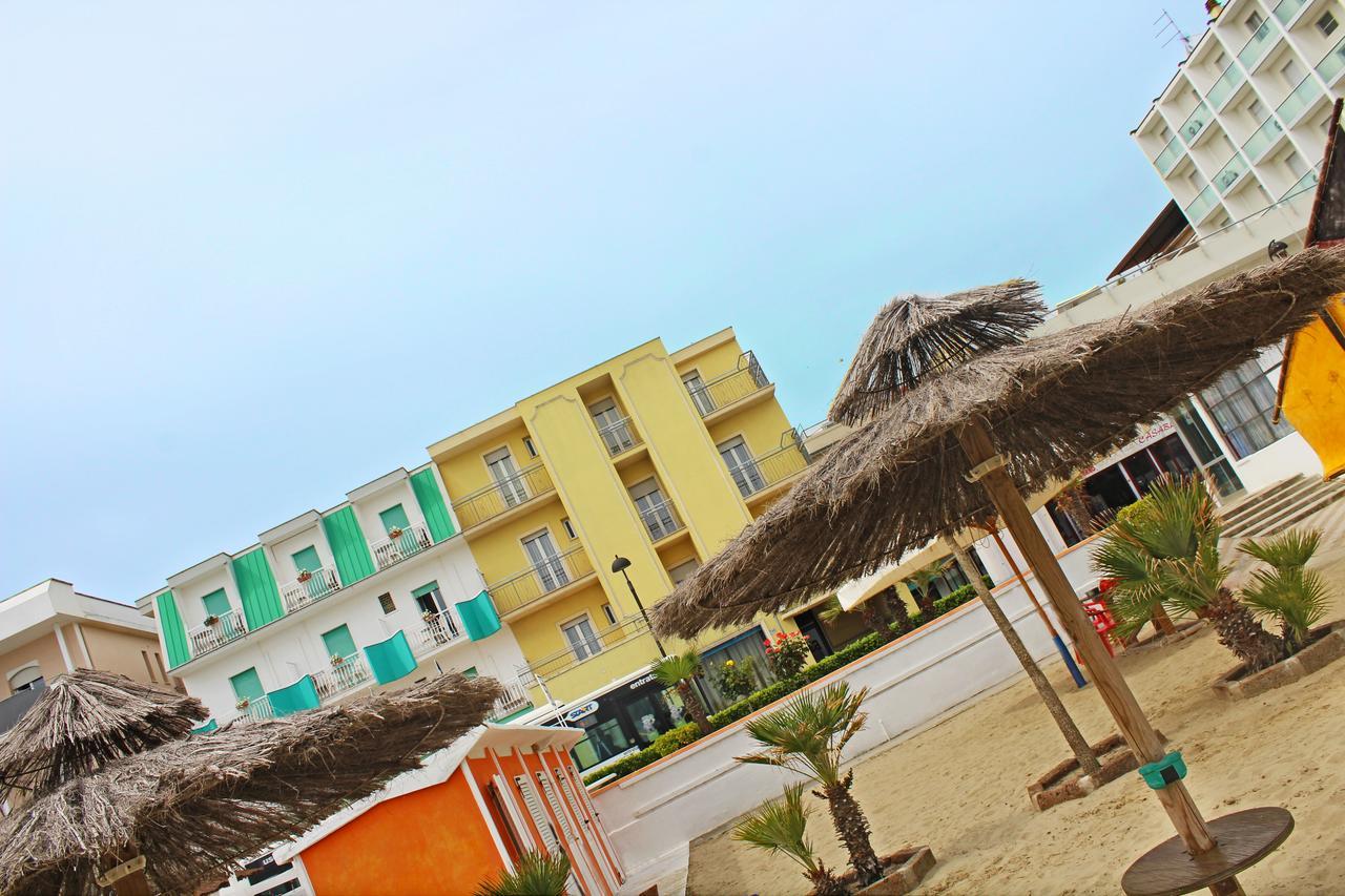 Hotel Villa Aurora Bellaria-Igea Marina Esterno foto